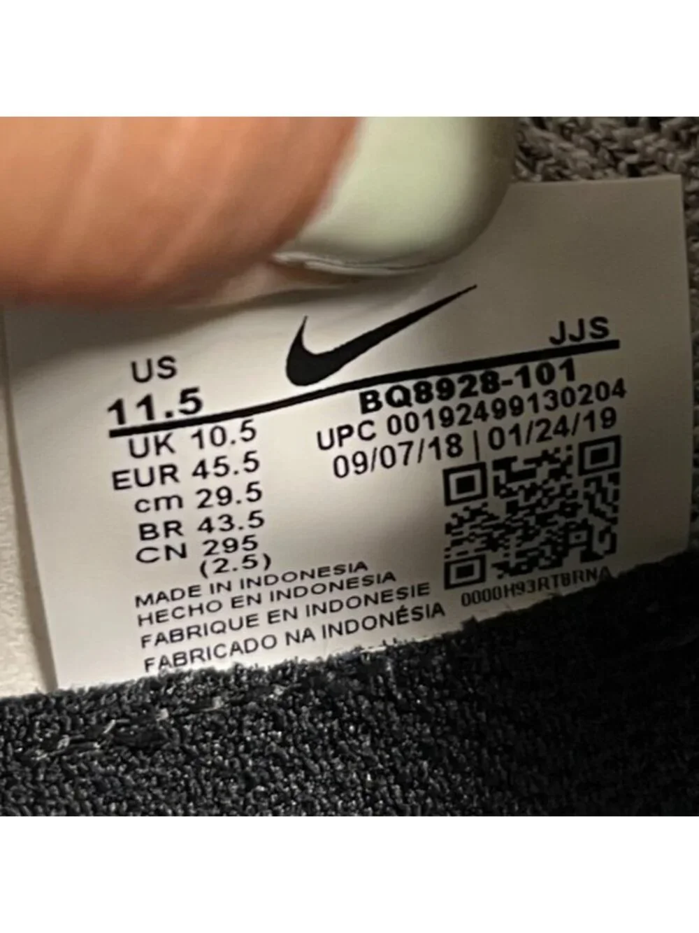 Nike Epic React Flyknit 2 Mens Size 11.5 Gray Black Running Shoes Sneakers